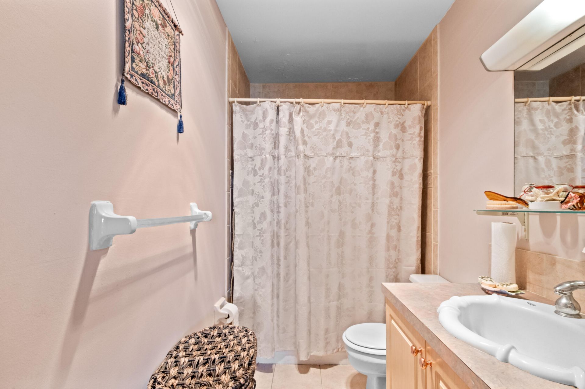 1520 Mckinley Street, Unit 215e, Hollywood, FL 33020 Photo