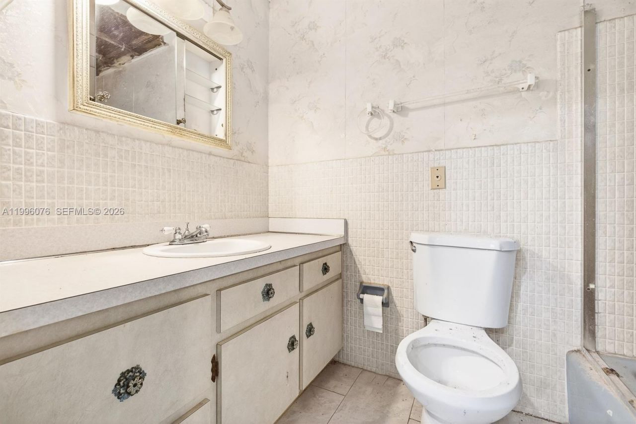 985 NE 84th St, Miami, FL 33138 Photo