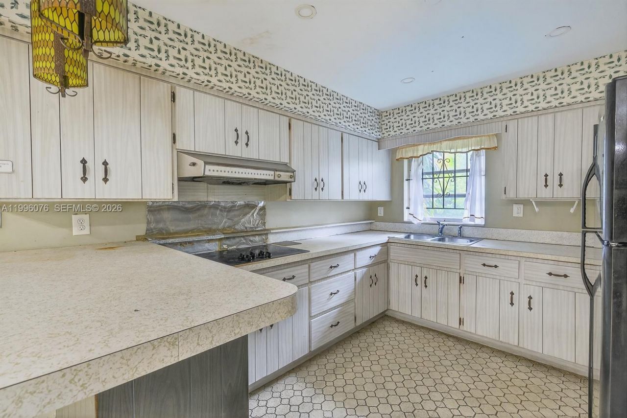 985 NE 84th St, Miami, FL 33138 Photo