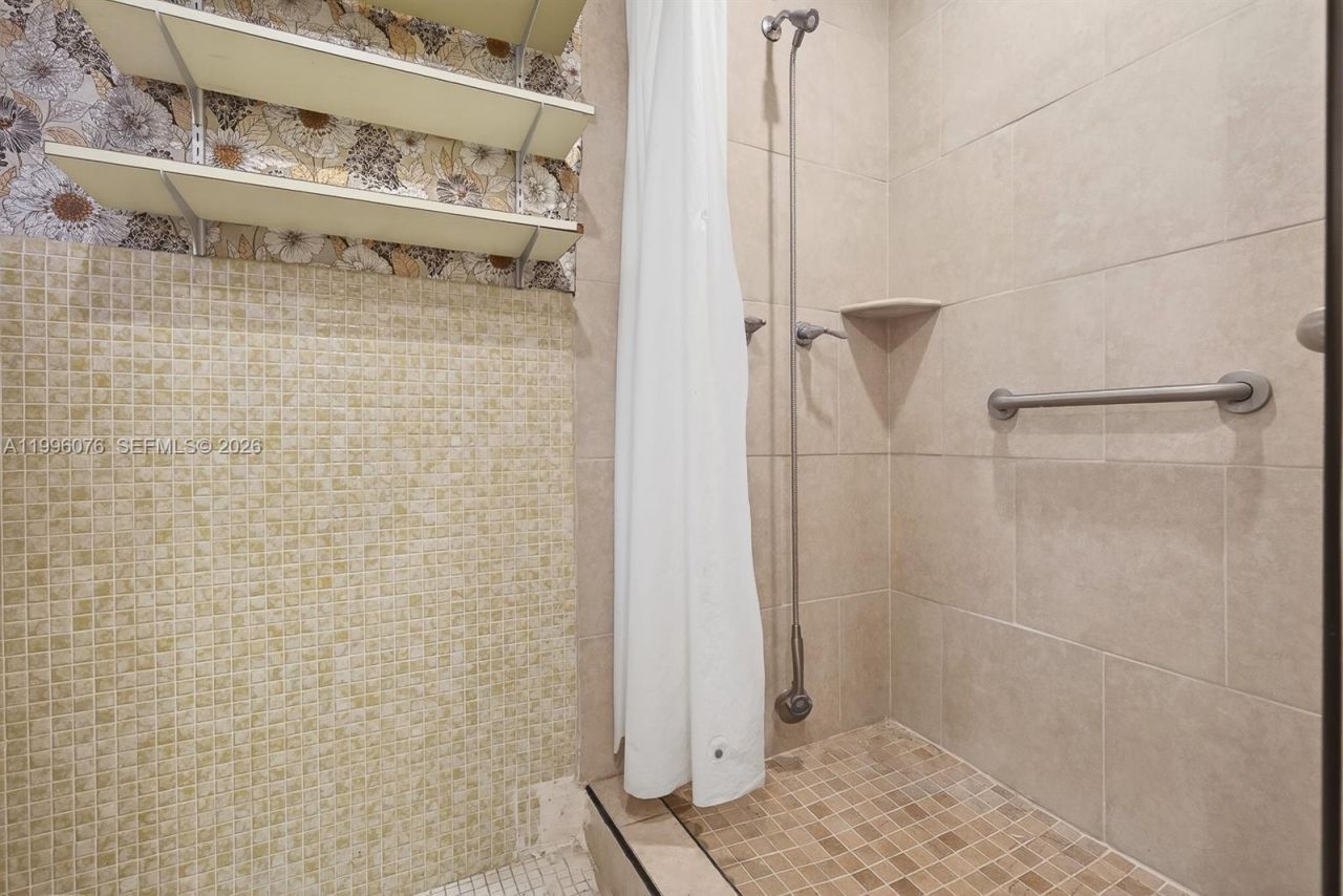 985 NE 84th St, Miami, FL 33138 Photo