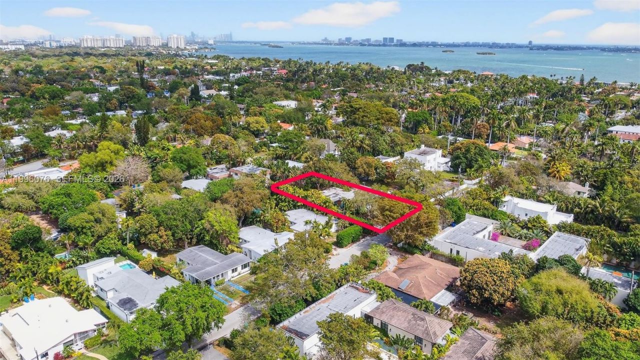 985 NE 84th St, Miami, FL 33138 Photo