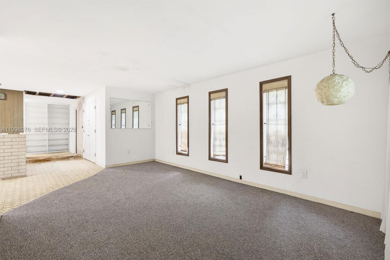 985 NE 84th St, Miami, FL 33138 Photo