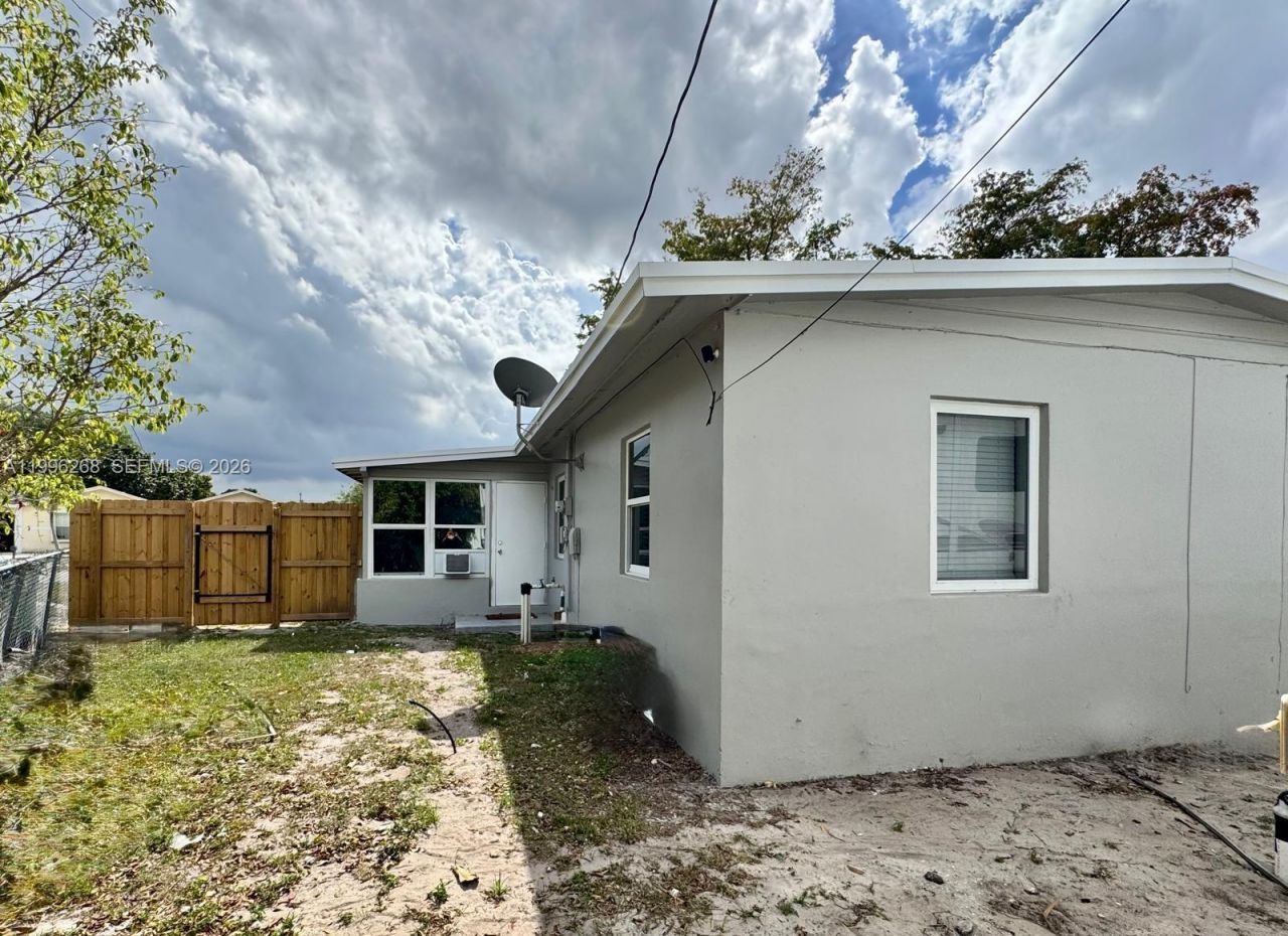 3481 NW 5th St, Lauderhill, FL 33311 Photo