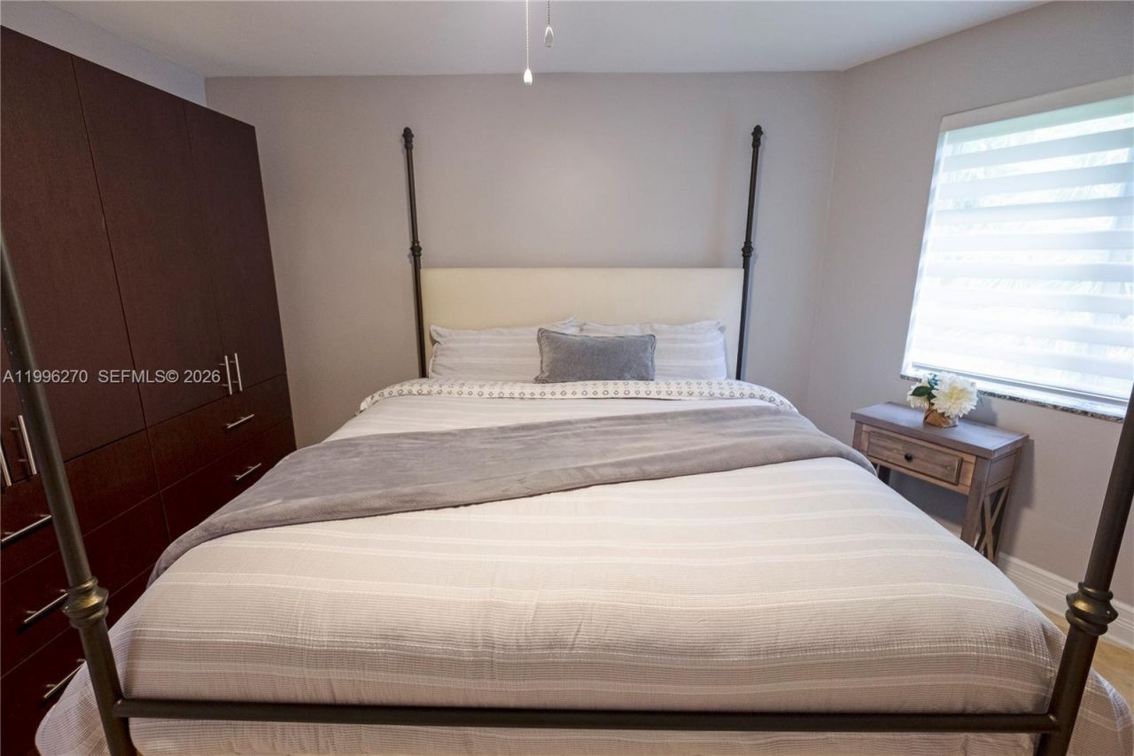 1723 NE Miami Gardens Dr, Unit 235, Miami, FL 33179 Photo