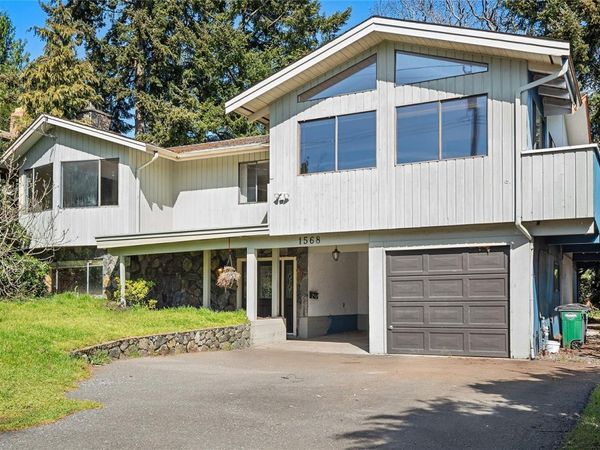 1568 Arbordale Ave , Saanich, BC V8N 2B7
