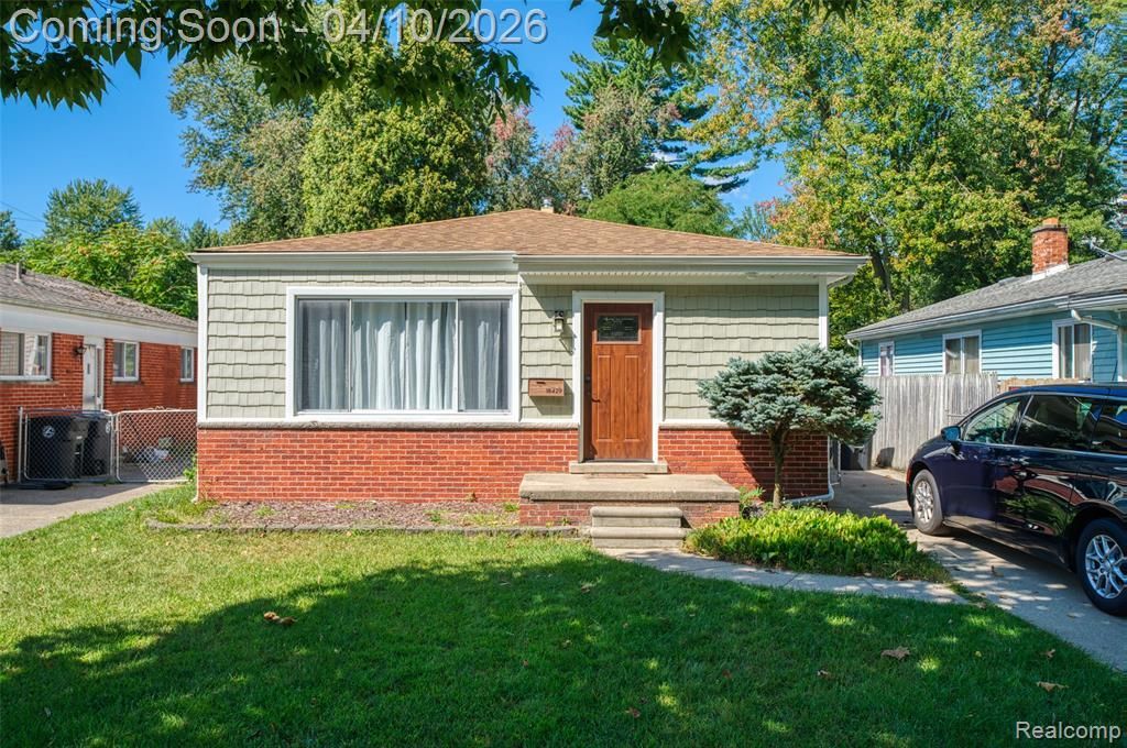 18429 Gillman Street, Livonia, MI 48152 Main Photo