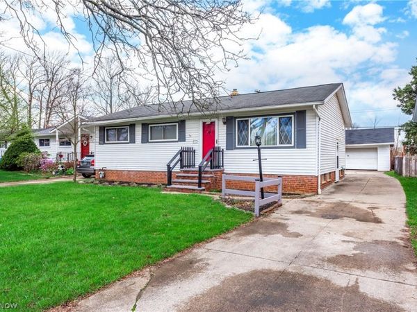 902 Colonel Drive , Cleveland, OH 44109