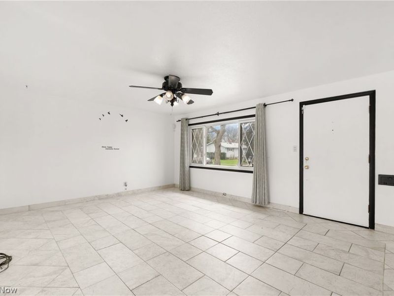 902 Colonel Drive , Cleveland, OH 44109 Photo 11