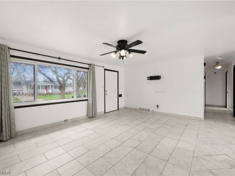 902 Colonel Drive , Cleveland, OH 44109 Photo 12