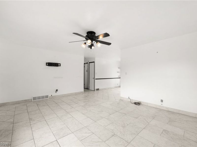 902 Colonel Drive , Cleveland, OH 44109 Photo 13