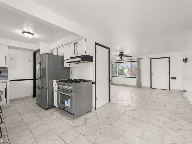 902 Colonel Drive , Cleveland, OH 44109 Photo 15