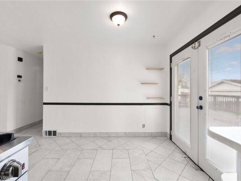 902 Colonel Drive , Cleveland, OH 44109 Photo 16