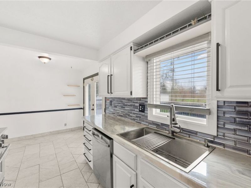 902 Colonel Drive , Cleveland, OH 44109 Photo 17