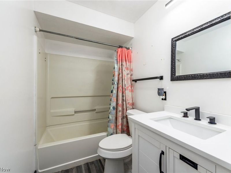 902 Colonel Drive , Cleveland, OH 44109 Photo 23