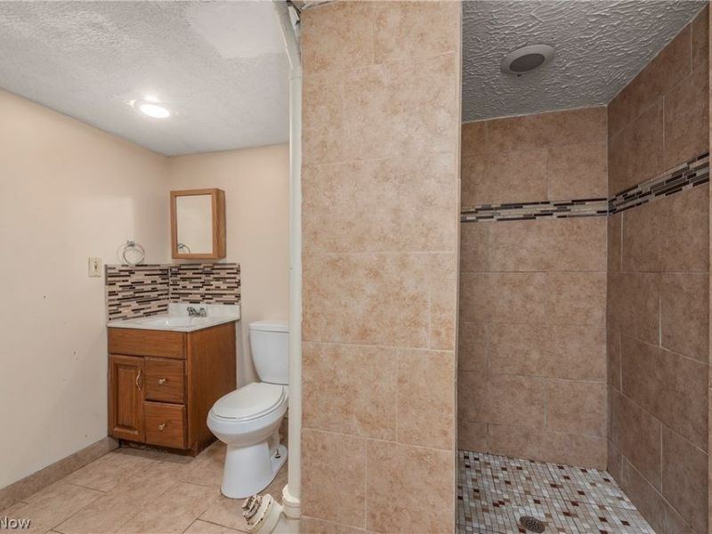 902 Colonel Drive , Cleveland, OH 44109 Photo 37