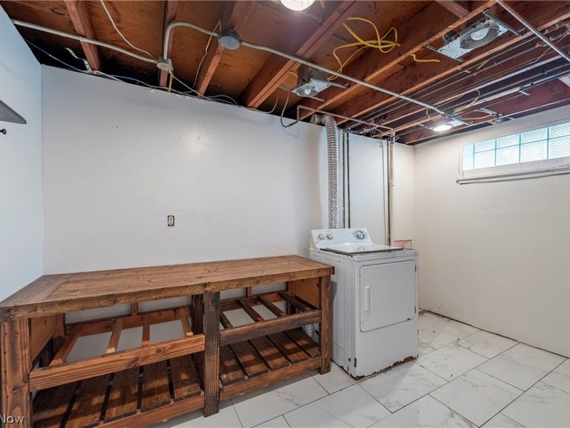 902 Colonel Drive , Cleveland, OH 44109 Photo 39