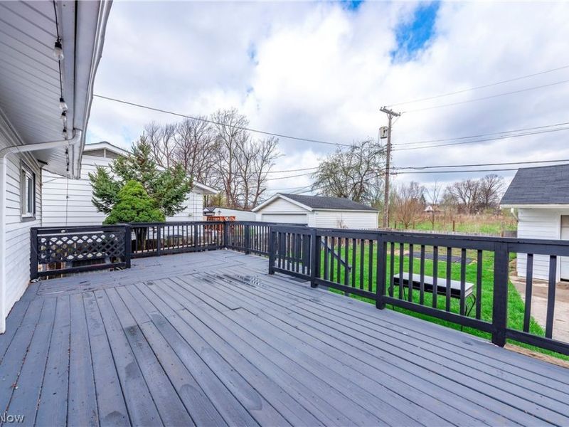 902 Colonel Drive , Cleveland, OH 44109 Photo 7