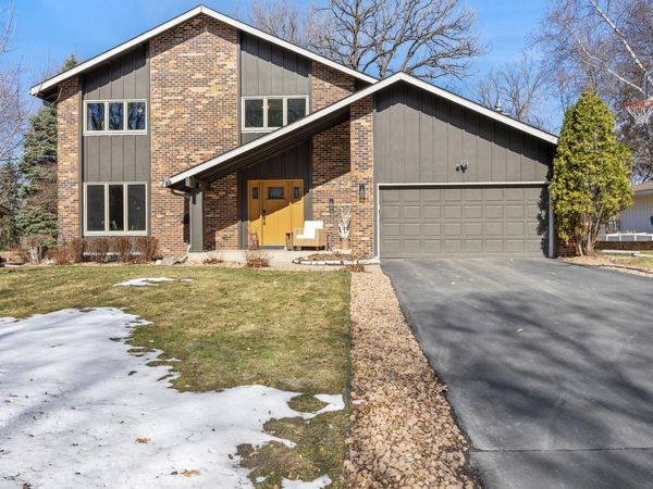604 Thoreau Drive, Burnsville, MN 55337
