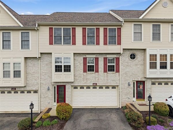 607 Hilton Circle, Oakdale, PA 15071