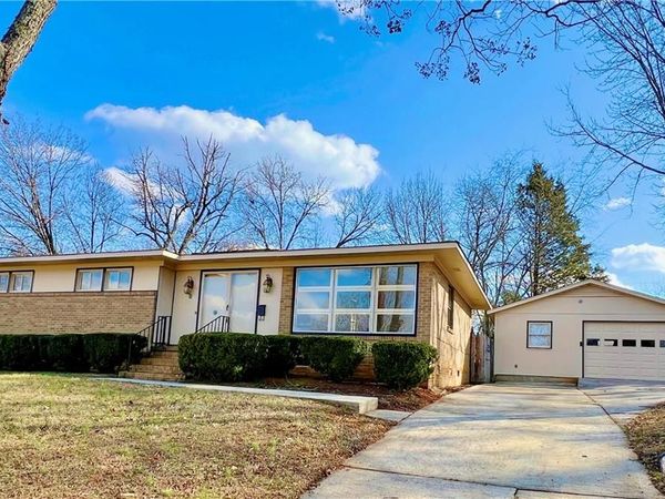 2601 Dulaire Road , Greensboro, NC 27407