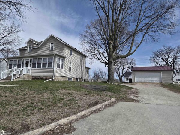 518 S Lucas Avenue, Eagle Grove, IA 50533