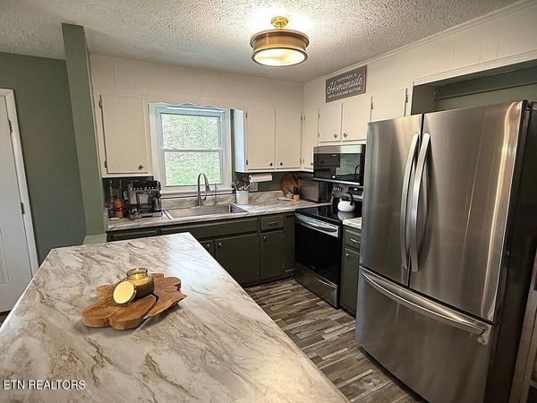 729 Jefferson Ave, Sparta, TN 38583