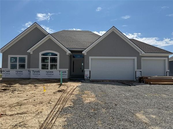 4706 Woodland Shores Court, St Joseph, MO 64505