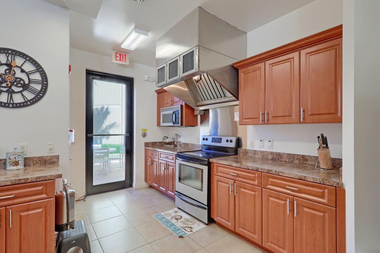 2800 N Ocean Drive, Unit B-14-d, Singer Island, FL 33404 Photo