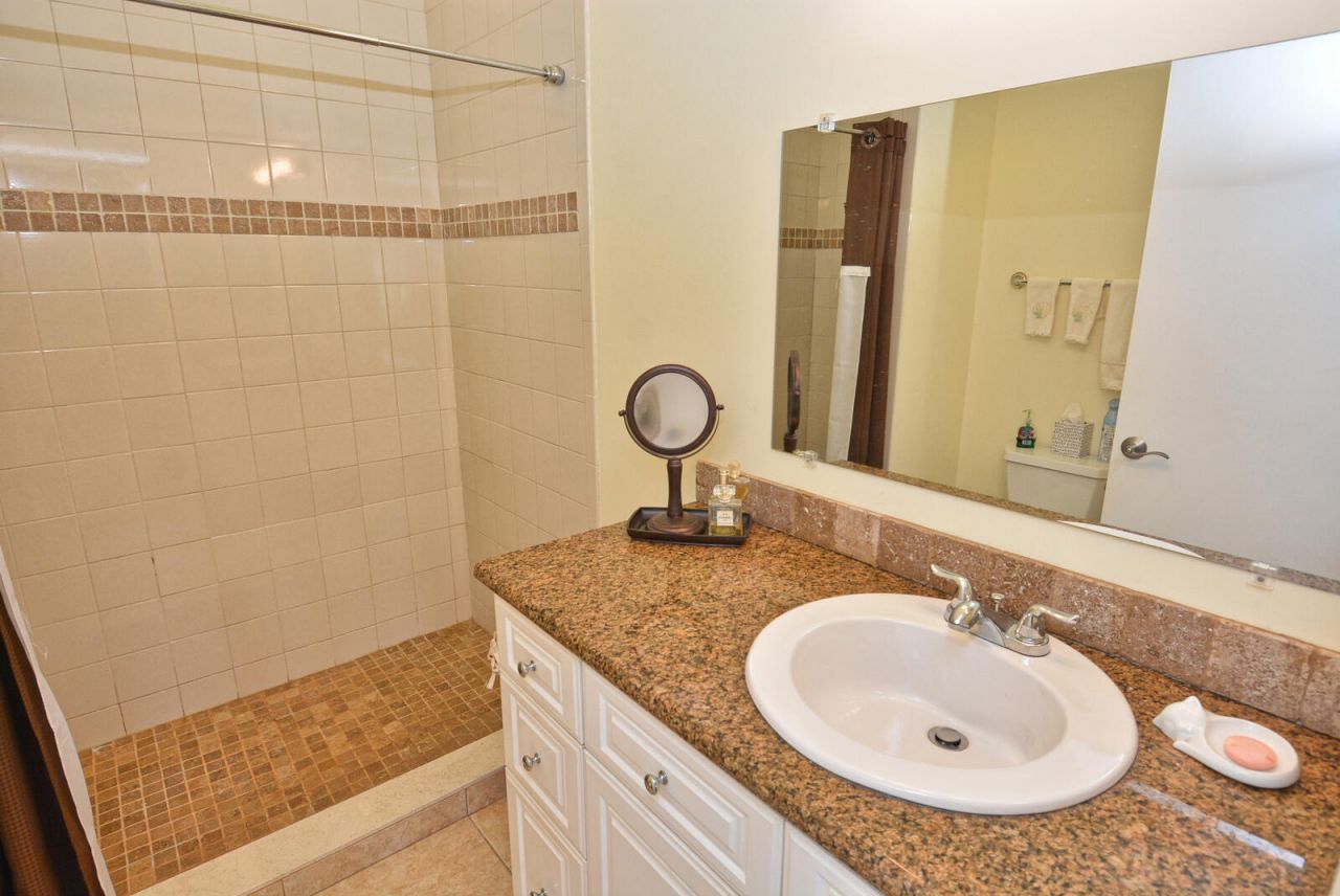 1555 NE Beacon Drive, Unit Apt 1006, Jensen Beach, FL 34957 Photo