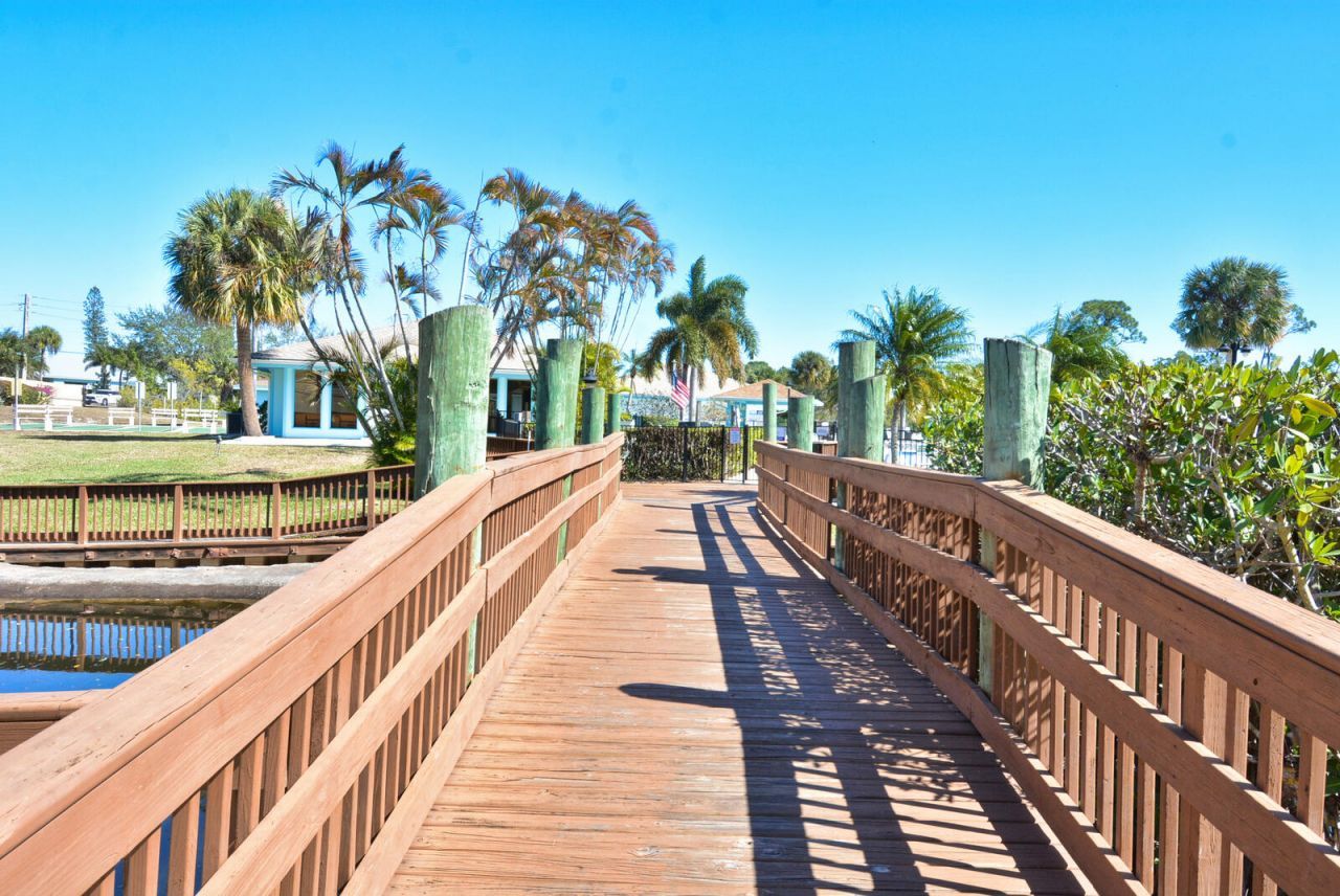 1555 NE Beacon Drive, Unit Apt 1006, Jensen Beach, FL 34957 Photo