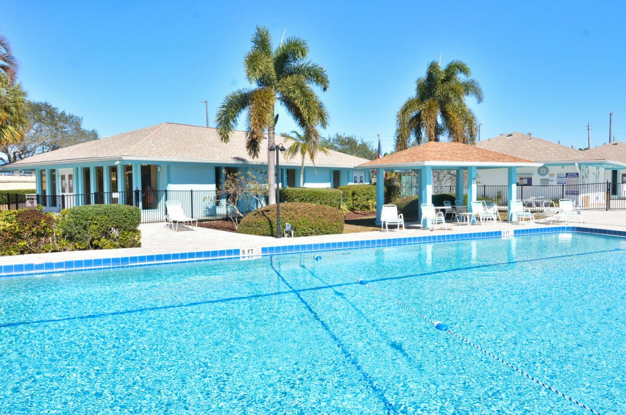 1555 NE Beacon Drive, Unit Apt 1006, Jensen Beach, FL 34957 Photo