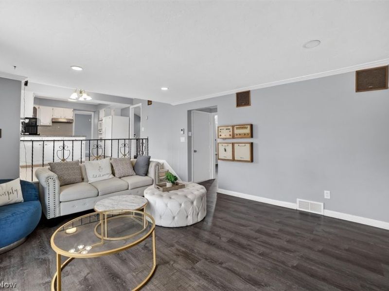 1905 Camberly Drive, Cleveland, OH 44124 Photo 12