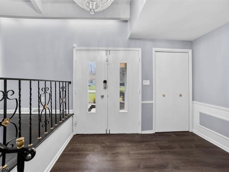 1905 Camberly Drive, Cleveland, OH 44124 Photo 3