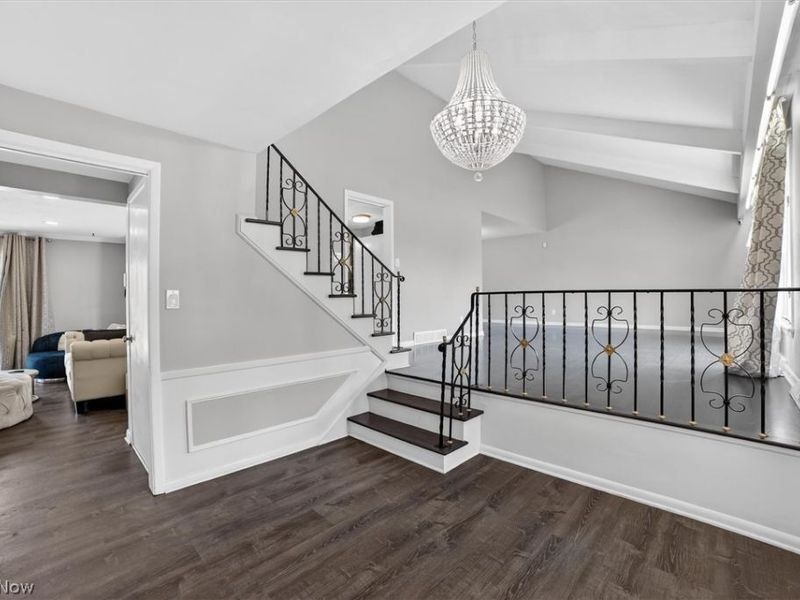 1905 Camberly Drive, Cleveland, OH 44124 Photo 4