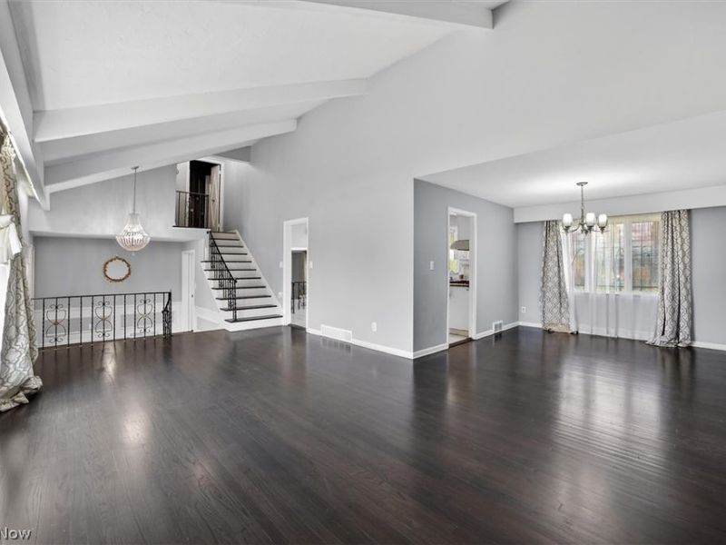 1905 Camberly Drive, Cleveland, OH 44124 Photo 5