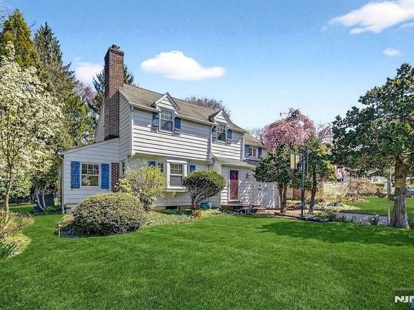 10 North Drive, EAST BRUNSWICK, NJ 08816