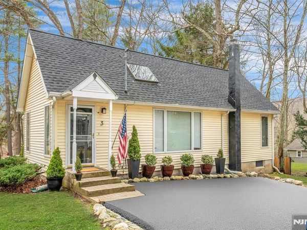 3 Redmans Drive, Jefferson Township, NJ 07438