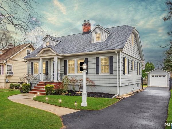 18 Saint Charles Avenue, WEST CALDWELL, NJ 07006