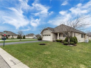 2 Lakeside Circle, Elma, NY 14059