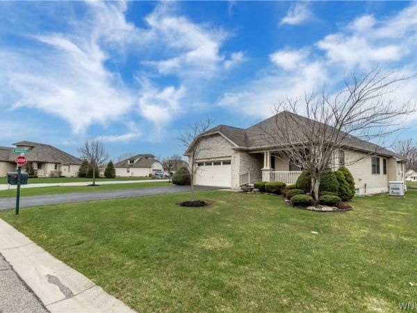 2 Lakeside Circle , Elma, NY 14059