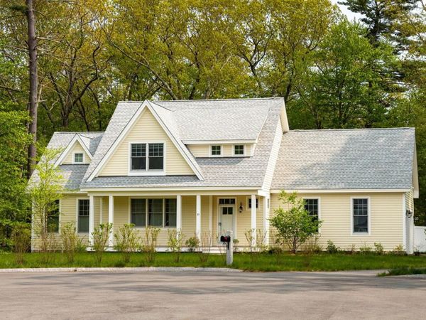 10 McCarron Drive, Hampton, NH 03842