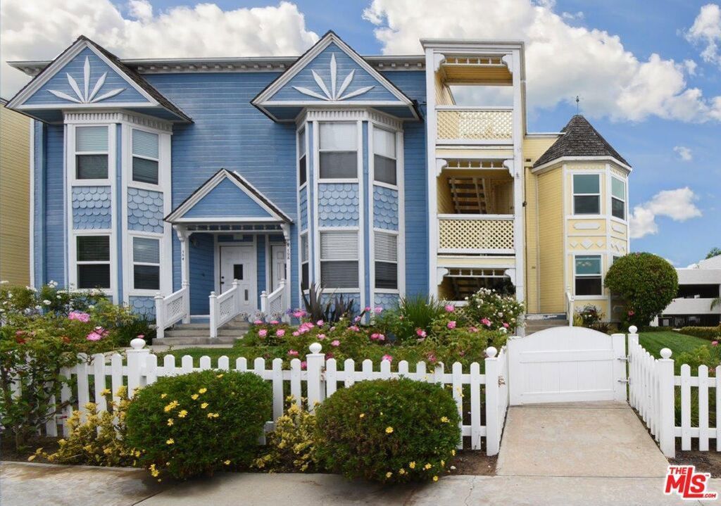 100 Monterey Boulevard, Hermosa Beach, CA 90254 Main Photo