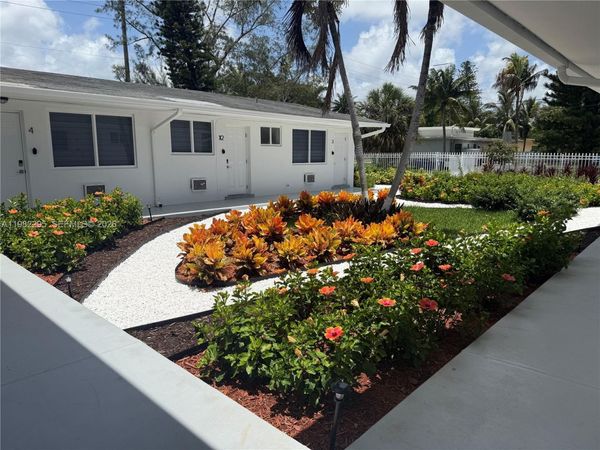 1300 NE 110th St , Unit 8, Miami, FL 33161