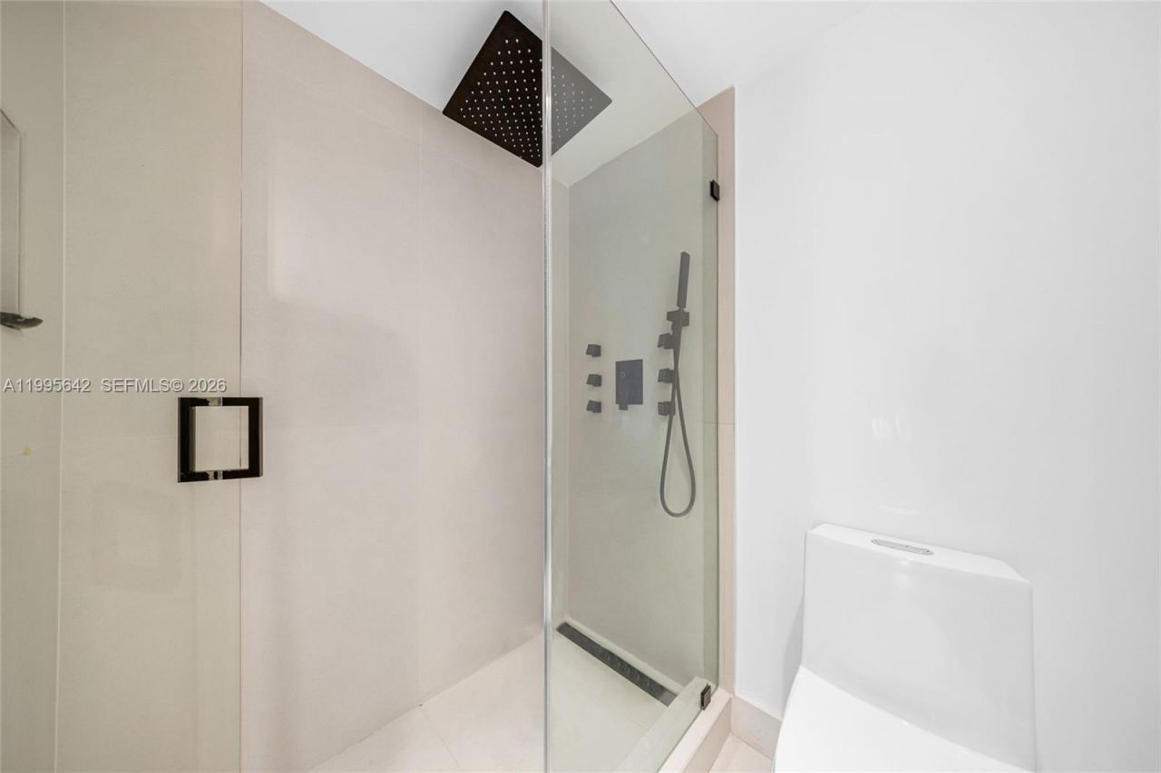 701 Brickell Key Blvd, Unit 1112, Miami, FL 33131 Photo