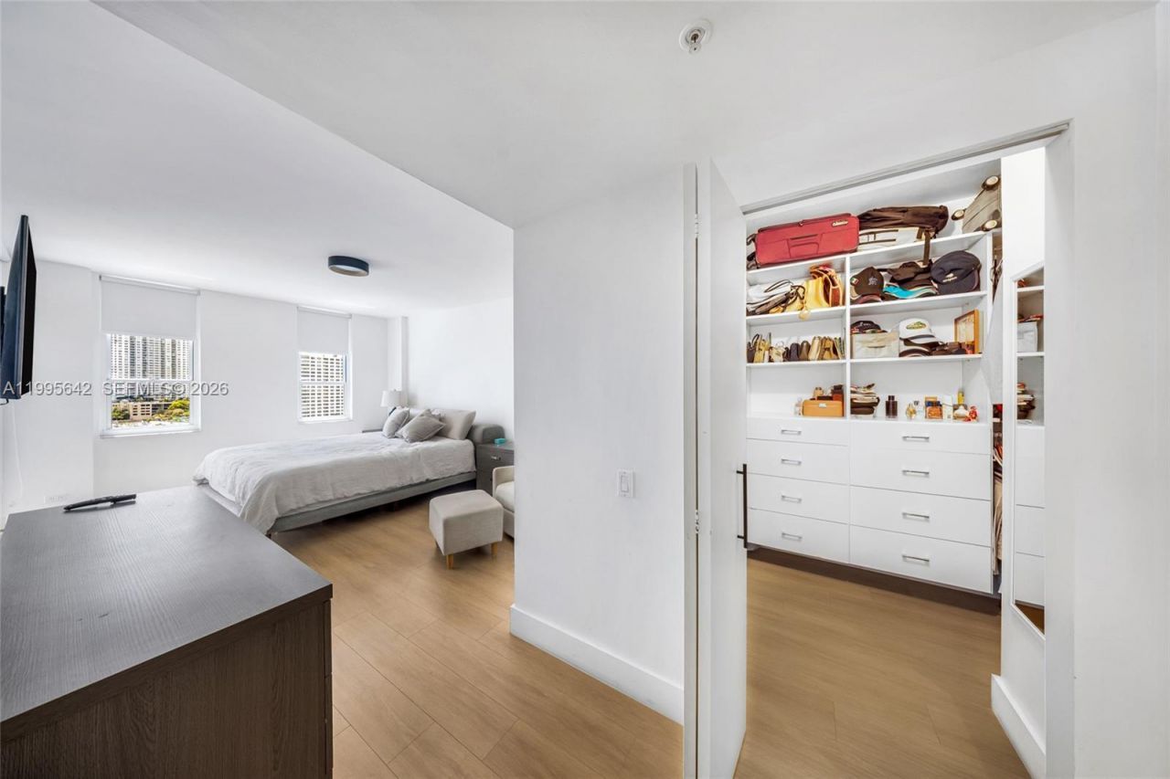 701 Brickell Key Blvd, Unit 1112, Miami, FL 33131 Photo