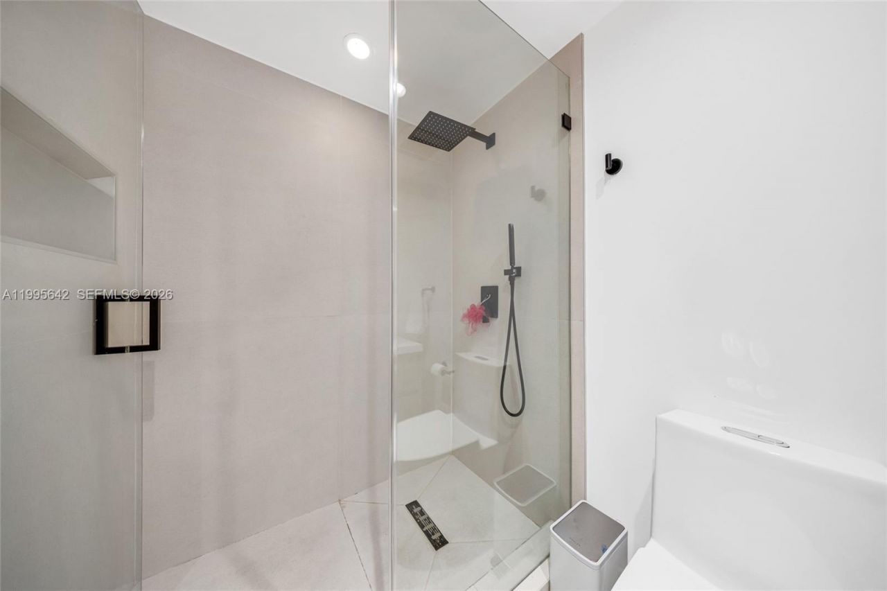 701 Brickell Key Blvd, Unit 1112, Miami, FL 33131 Photo