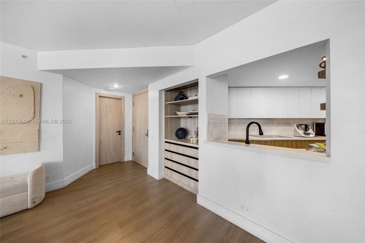 701 Brickell Key Blvd, Unit 1112, Miami, FL 33131 Photo