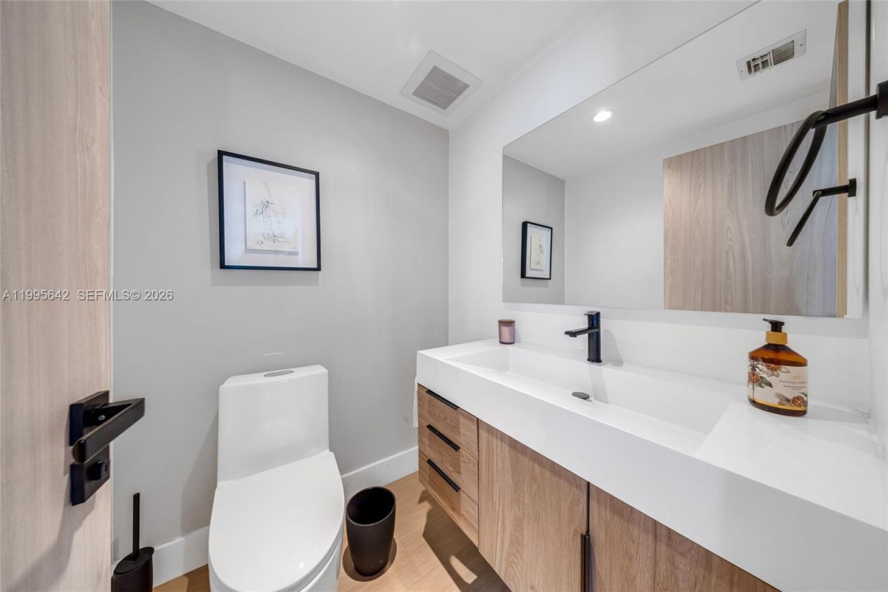 701 Brickell Key Blvd, Unit 1112, Miami, FL 33131 Photo