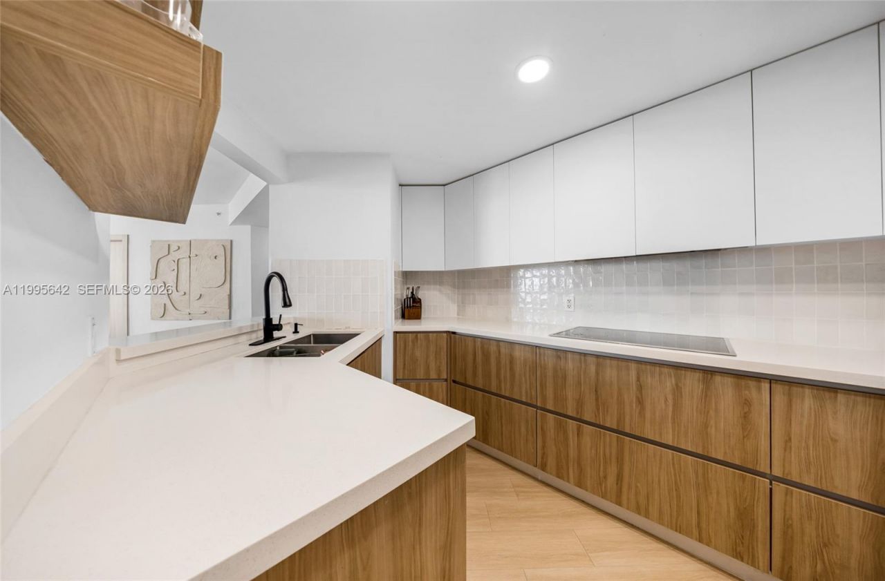 701 Brickell Key Blvd, Unit 1112, Miami, FL 33131 Photo