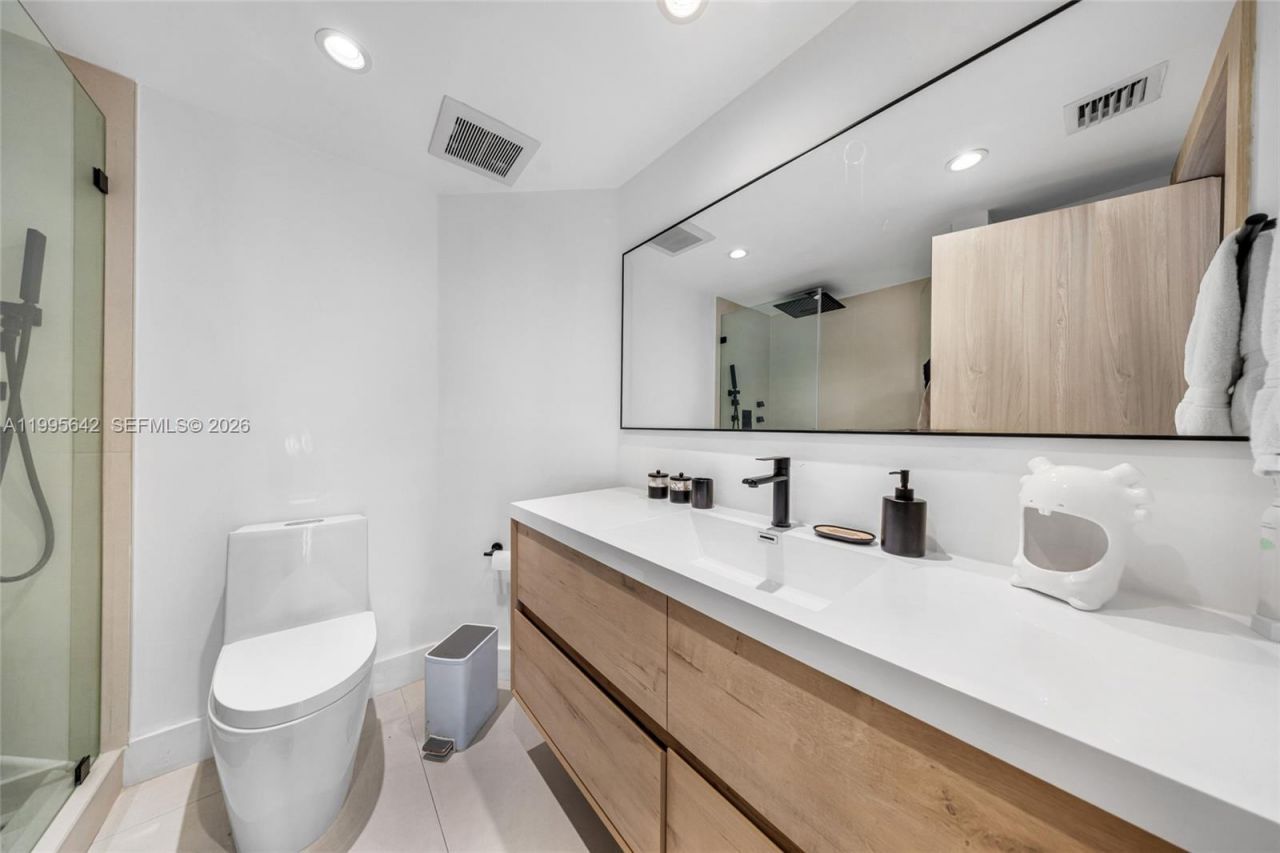 701 Brickell Key Blvd, Unit 1112, Miami, FL 33131 Photo